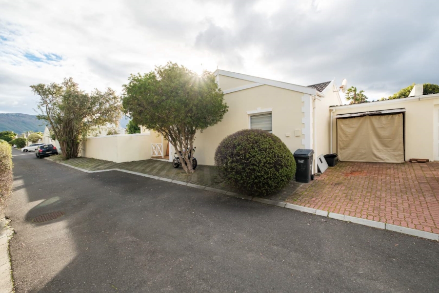 3 Bedroom Property for Sale in Kirstenhof Western Cape